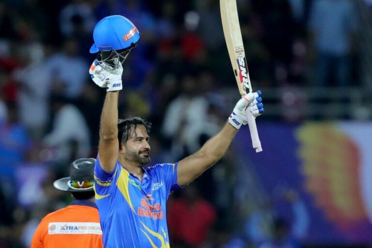 An all-round performance by Irfan Pathan wins the match for India Legends