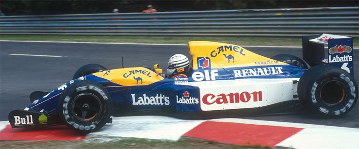 Riccardo Patrese in an F1 race 