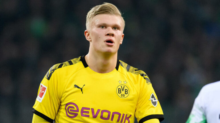 Bundesliga 2019-20: Twitter reacts as Dortmund thrash Schalke 4-0