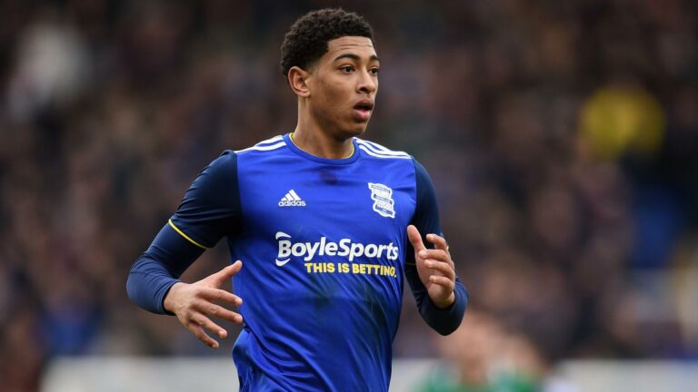 Is Jude Bellingham right to choose Dortmund over Manchester United?