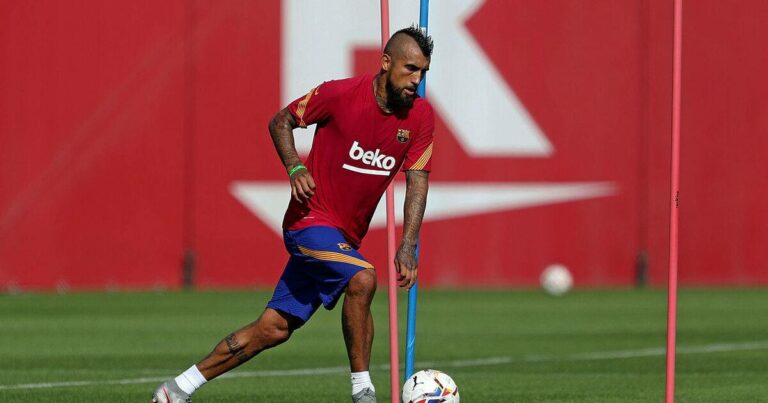 Top 3 Arturo Vidal moments at Barcelona