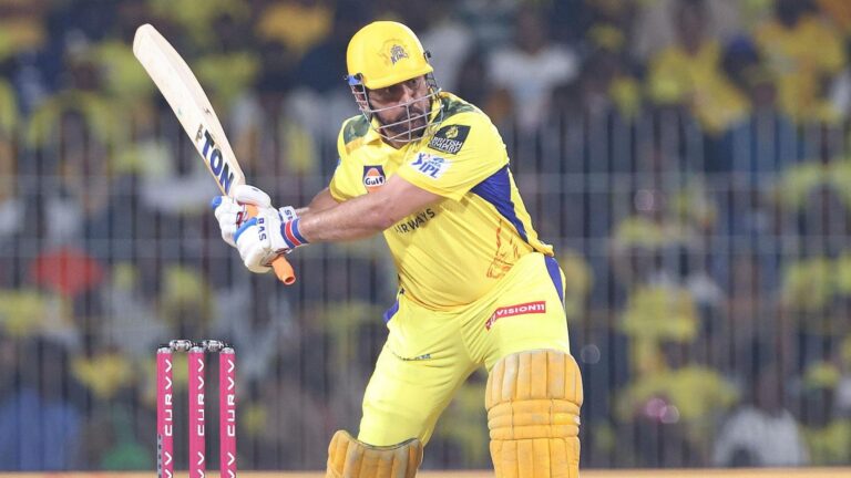 3 Reasons why CSK still needs MS Dhoni to play