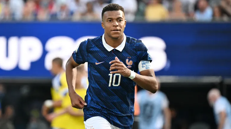 France Enter World Cup Round of 16 After Kylian Mbappe’s Double-Goal Performance